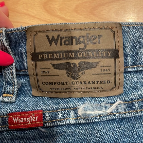 Wrangler Festival Shorts - Picture 3 of 4